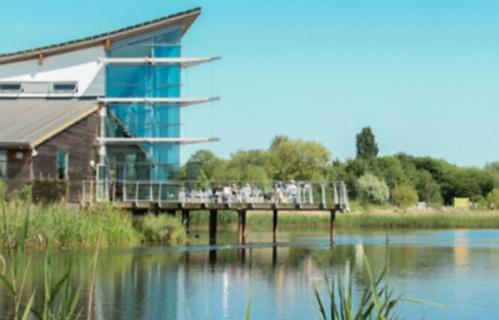 The logo for Rushden Lakes.